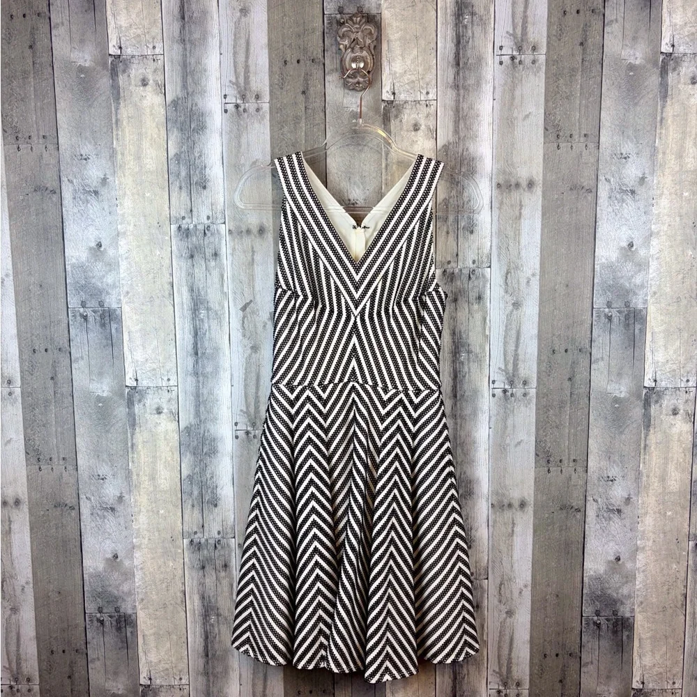 REISS Beverly Fit & Flare Dress in Black and White Size 4.